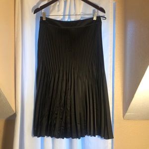 Universal Standard Kniko Pleated Midi Skirt